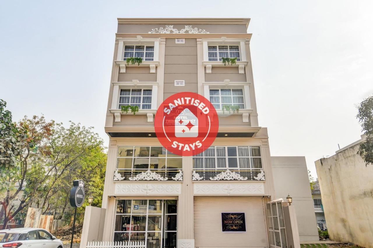 Capital O 77828 Hotel Twinkle Regency Indore Buitenkant foto