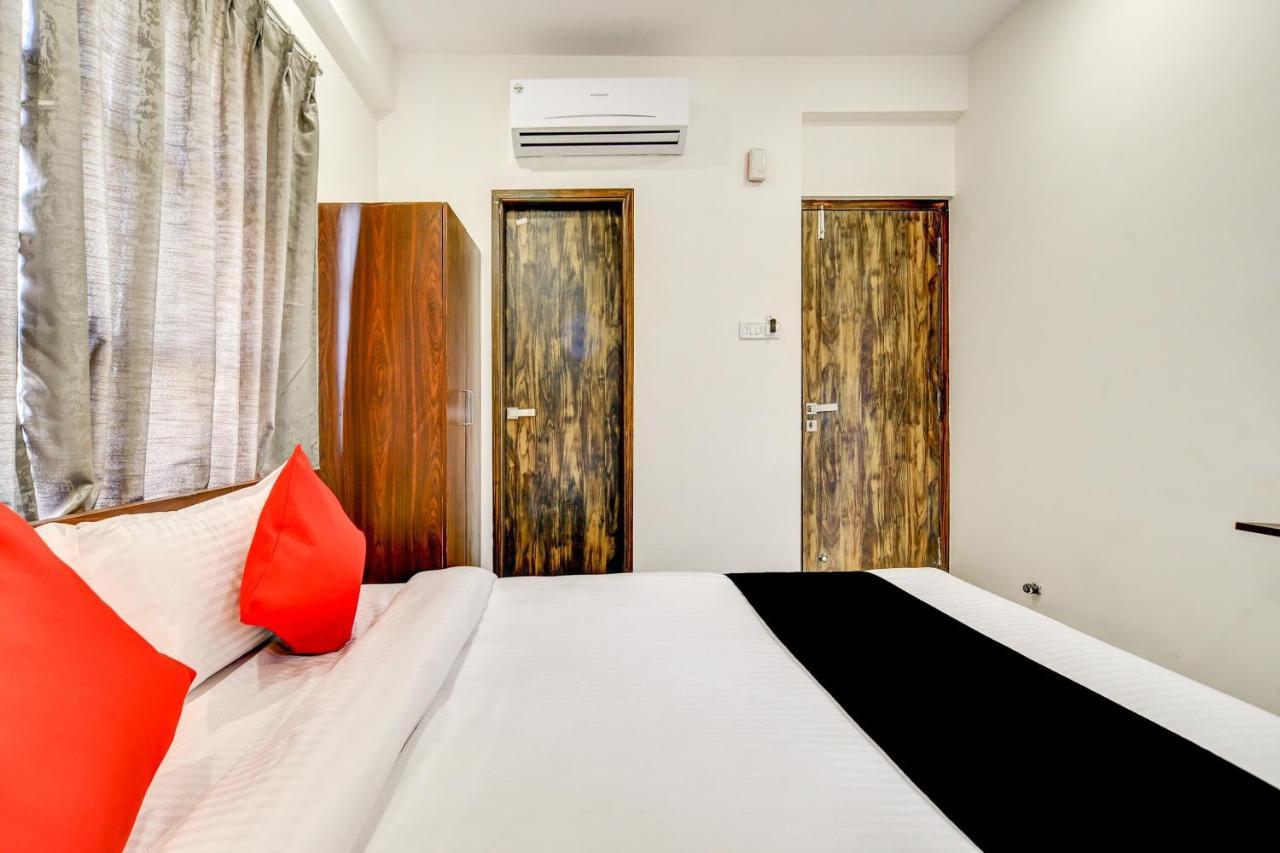 Capital O 77828 Hotel Twinkle Regency Indore Buitenkant foto