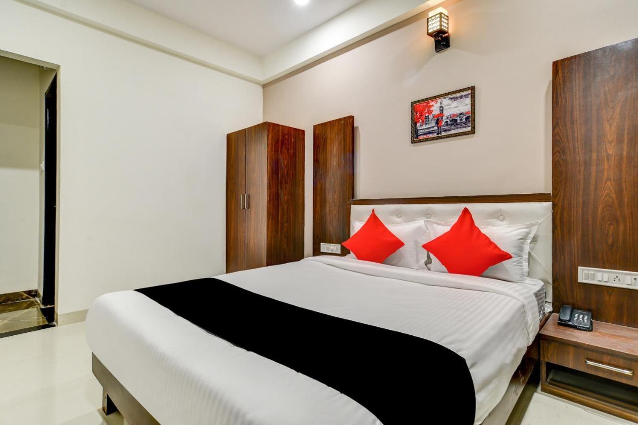 Capital O 77828 Hotel Twinkle Regency Indore Buitenkant foto